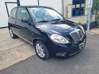 Usata Lancia Ypsilon 60 CV (44 kW) 2010 Nero Utilitaria