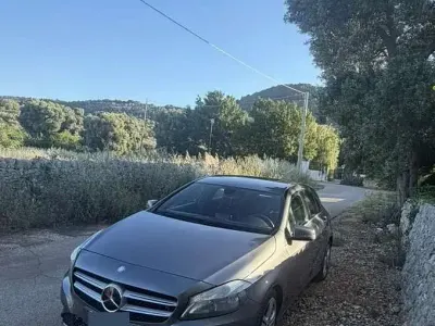 Usata Mercedes 180 109 CV (80 kW) 2013 Grigio Berlina