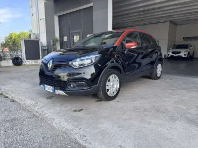 Usata Renault Captur 90 CV (66 kW) 2016 Nero SUV