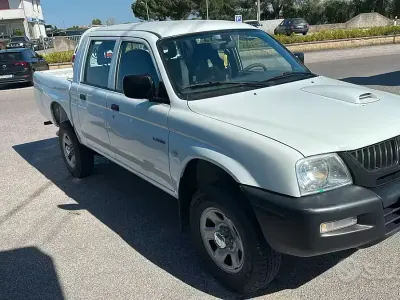 Usata Mitsubishi L200 115 CV (84 kW) 2006 Bianco Pick-up