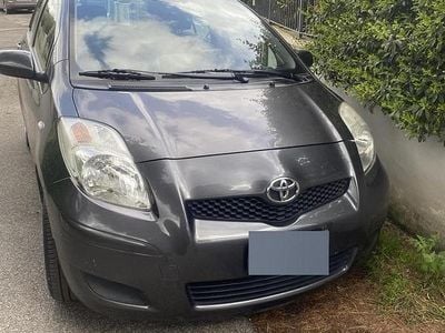 Usata Toyota Yaris 2009 Grigio Utilitaria