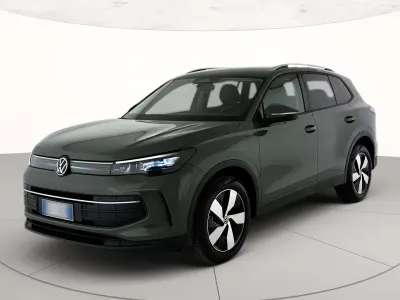Usata VW Tiguan Edition 150 CV (110 kW) 2024 Velvet green metallizzato SUV