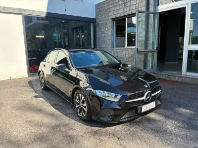 Usata Mercedes A180 Advanced 136 CV (100 kW) 2023 Nero Berlina