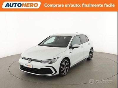 Begagnad VW Golf VIII R 131 HK (96 kW) 2023 Vit Sedan