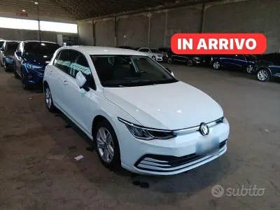 Usata VW Golf VII Life 150 CV (110 kW) 2021 Bianco Utilitaria