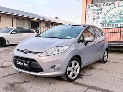 Usata Ford Fiesta Titanium 92 CV (67 kW) 2012 Grigio Utilitaria