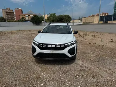 Usata Dacia Sandero Essentiel 101 CV (74 kW) 2025 Bianco Berlina