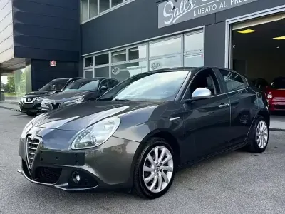 Gebraucht Alfa Romeo Giulietta Exclusive 105 PS (77 kW) 2012 Grau Kleinwagen