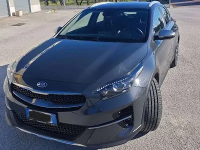 Usata Kia XCeed Style 136 CV (100 kW) 2021 Grigio SUV