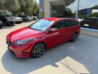 Usata Kia Ceed Sportswagon 136 CV (100 kW) 2023 Infra red metallizzato Station wagon