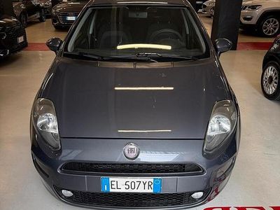 Usata Fiat Punto Easy 77 CV (56 kW) 2012 Gray Utilitaria