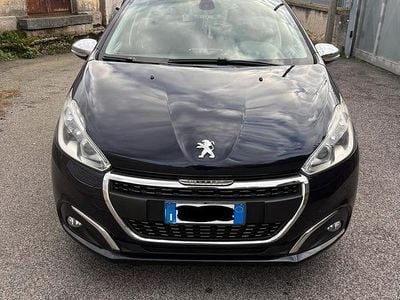 Blu Usata 2017 Peugeot 208 Allure Utilitaria | 7500 € (Buon prezzo)