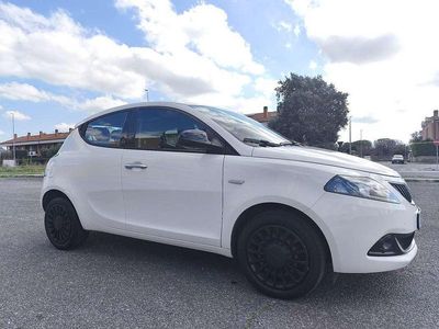 Usata Lancia Ypsilon Silver 69 CV (50 kW) 2021 Utilitaria