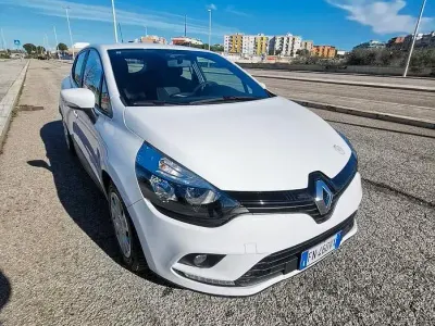 Usata Renault Clio IV Life 75 CV (55 kW) 2018 Bianco Berlina