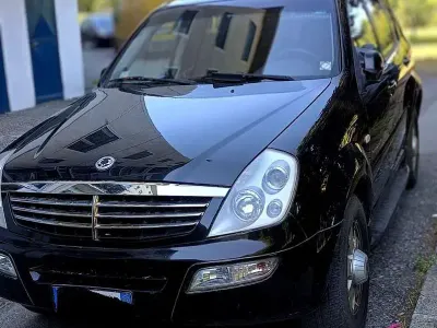 Usata SsangYong Rexton 165 CV (121 kW) 2005 Nero SUV