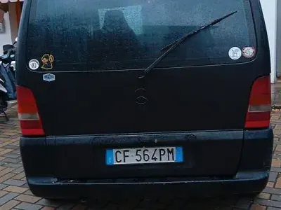 Usata Mercedes Vito 102 CV (75 kW) 2003 Nero Furgone
