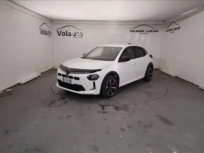 Usata Lancia Ypsilon 110 CV (80 kW) 2025 Bianco Utilitaria