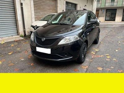 Usata Lancia Ypsilon 69 CV (50 kW) 2019 Nero Utilitaria