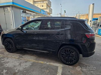 Usado Jeep Compass 131 CV (96 kW) 2024 Negro SUV