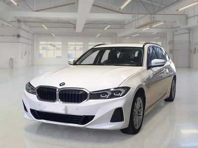Usata BMW 320e 163 CV (119 kW) 2022 Bianco Station wagon