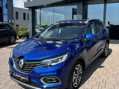 Usata Renault Kadjar Techno 140 CV (102 kW) 2022 Blu/azzurro SUV