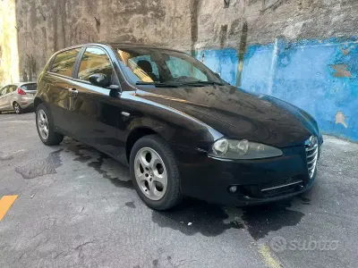 Usata Alfa Romeo 147 105 CV (77 kW) 2009 Nero Utilitaria