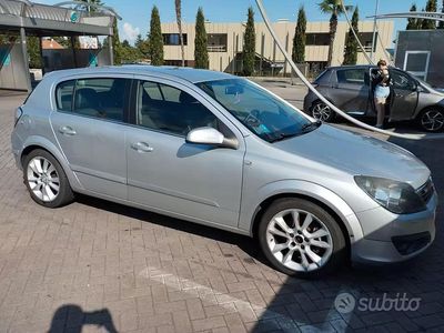 Usata Opel Astra 101 CV (74 kW) 2007 Grigio Berlina