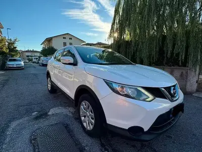 Usata Nissan Qashqai 116 CV (85 kW) 2015 Bianco SUV