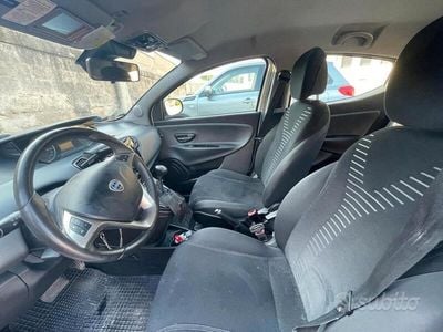 Usata Lancia Ypsilon 85 CV (62 kW) 2011 Bianco Utilitaria