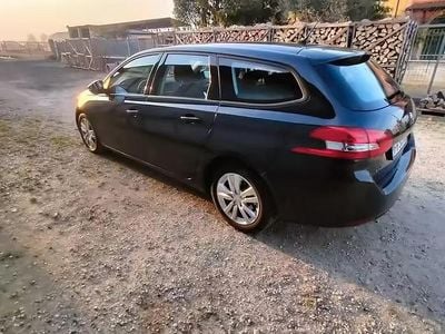 Begagnad Peugeot 308 SW 120 HK (88 kW) 2017 Blå Kombi