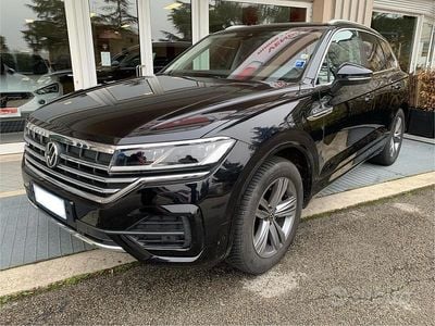 Usata VW Touareg R 231 CV (169 kW) 2021 Nero SUV