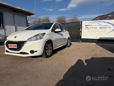 Bianco Usata 2013 Peugeot 208 Allure Utilitaria | 5990 € (Buon prezzo)