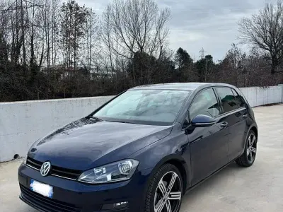 Usata VW Golf VII 105 CV (77 kW) 2015 Blu Berlina