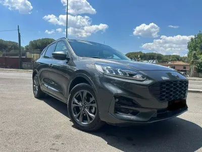 Usata Ford Kuga ST-Line 152 CV (111 kW) 2022 Grigio SUV