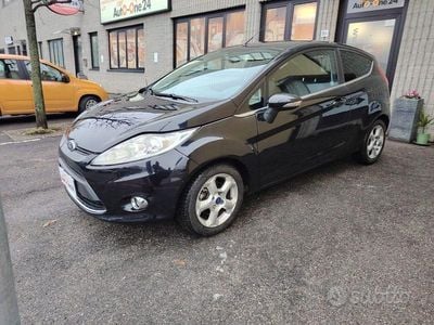 Usata Ford Fiesta Titanium 70 CV (51 kW) 2011 Nero cinema metallizzato Utilitaria