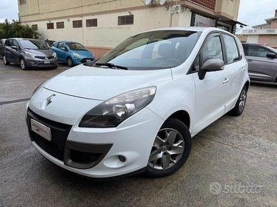 Usata Renault Scénic III 110 CV (80 kW) 2011 Bianco Monovolume