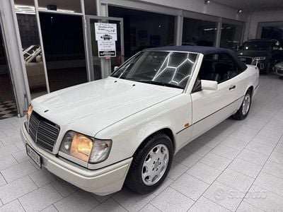 Begagnad Mercedes E200 136 HK (100 kW) 1996 Vit Cab