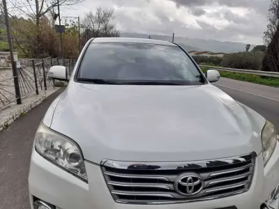 Usata Toyota RAV4 150 CV (110 kW) 2010 Bianco SUV