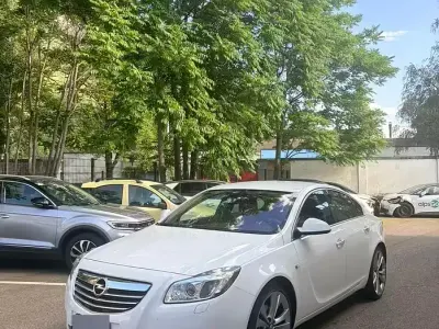 Usata Opel Insignia 160 CV (117 kW) 2012 Bianco Berlina
