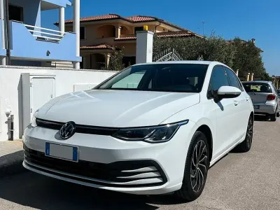 Usata VW Golf VIII 110 CV (80 kW) 2021 Bianco Berlina