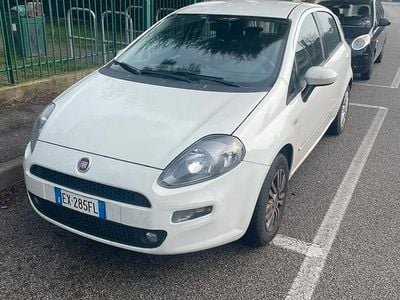 Usata Fiat Punto Lounge 77 CV (56 kW) 2014 Utilitaria