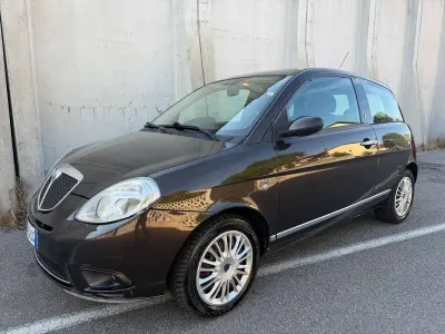 Begagnad Lancia Ypsilon