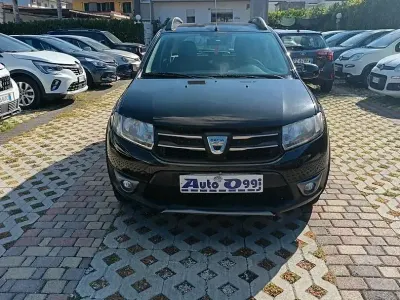Usata Dacia Sandero Stepway 90 CV (66 kW) 2014 Nero Berlina