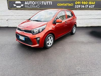 Usata Kia Picanto X-Line 70 CV (51 kW) 2023 Rosso Utilitaria
