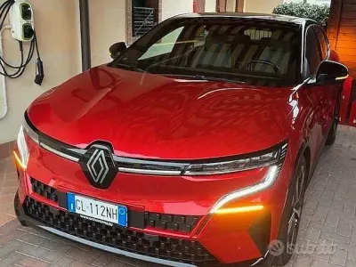 Usata Renault Mégane IV 55 kW (75 CV) 2023 Rosso Berlina