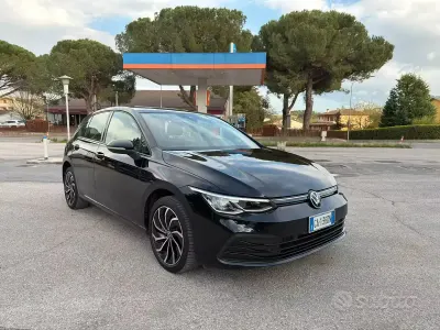 Second-hand VW Golf VII 150 CP (110 kW) 2020 Negru Berlinǎ
