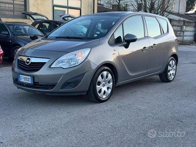 Usata Opel Meriva 100 CV (73 kW) 2011 Grigio Monovolume