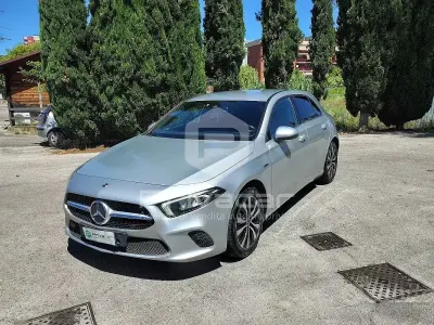 Usata Mercedes A250 Business 160 CV (117 kW) 2020 Grigio Utilitaria