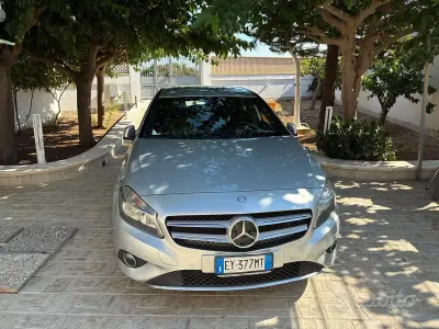 Usata Mercedes A180 109 CV (80 kW) 2015 Grigio Utilitaria