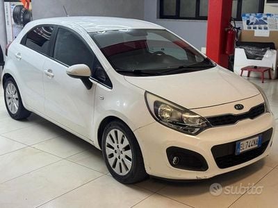 Usata Kia Rio EX 90 CV (66 kW) 2012 Bianco Berlina